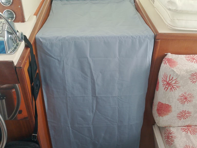 Pronajmout si Dalla Pietà Yacht DP 10 v Rosignano Solvay-Castiglioncello