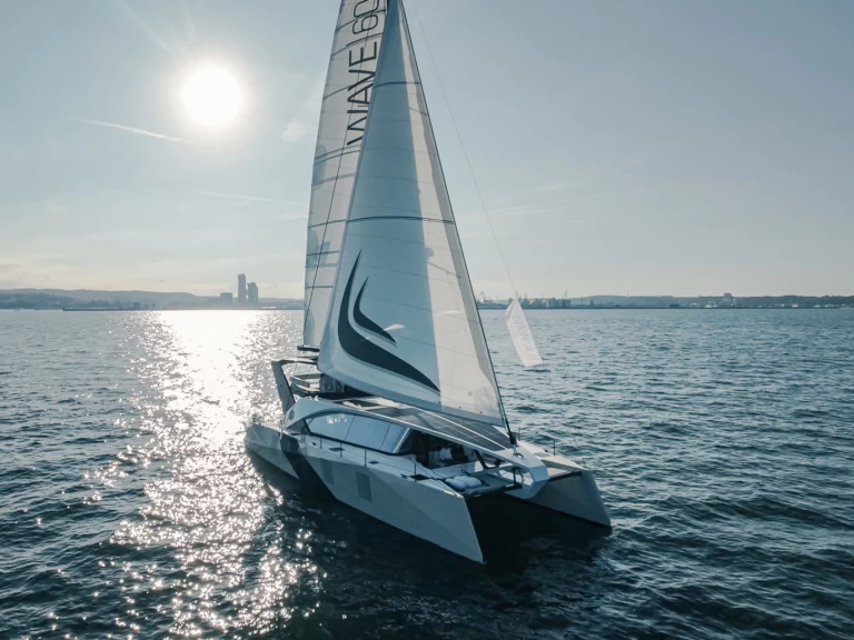 Pronájem lodi Paradise Island lákavé ceny Wave 60 - 4 + 2 cab.