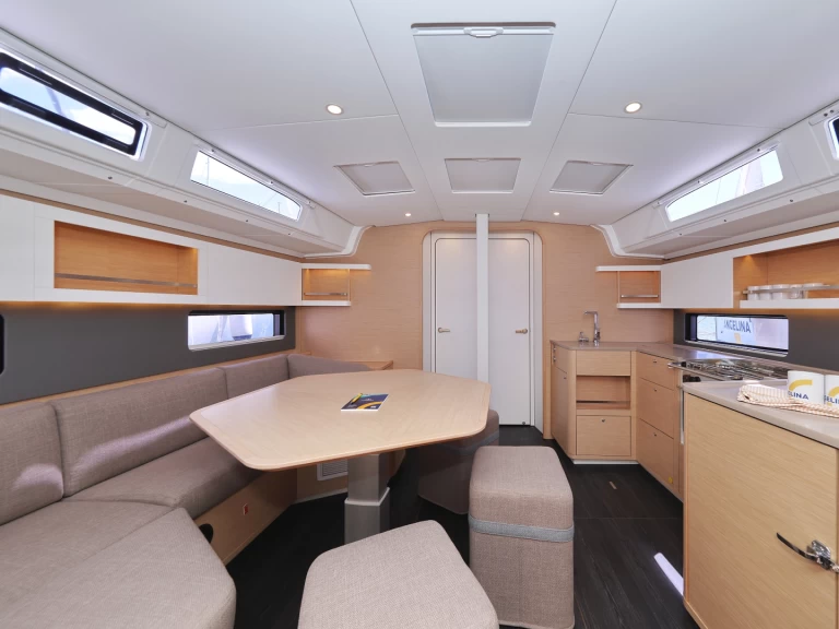 Pronájem lodi Trogir lákavé ceny Dufour 44