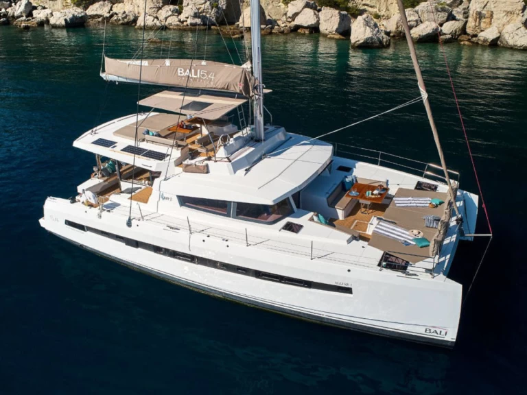 Bali Bali 5.4 jednotlivci a charterové společnosti v Golfo Aranci