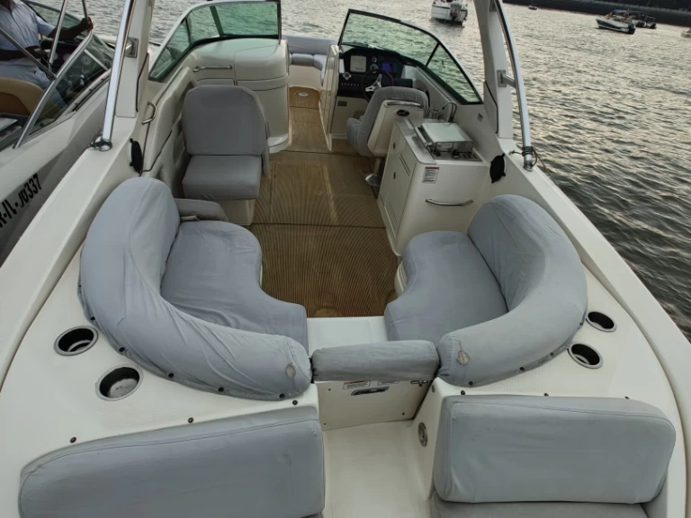 Pronájem Motorová loď Sea Ray s licencí