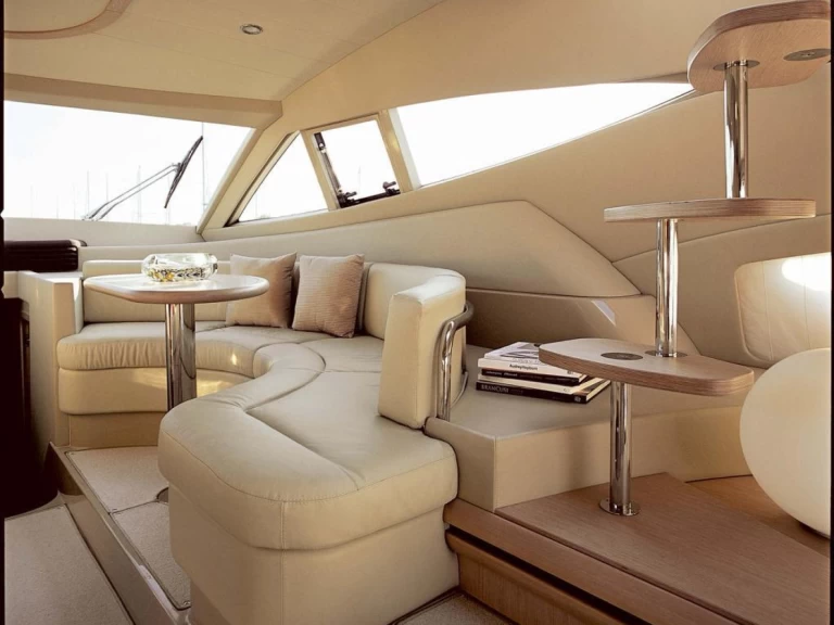 Pronájem Motorová loď v Panaji -Ferretti Ferretti 550