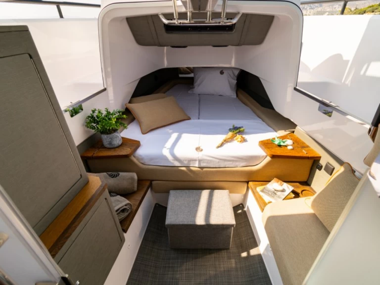 Motorová loď k pronájmu v Lagonisí za nejlepší cenu