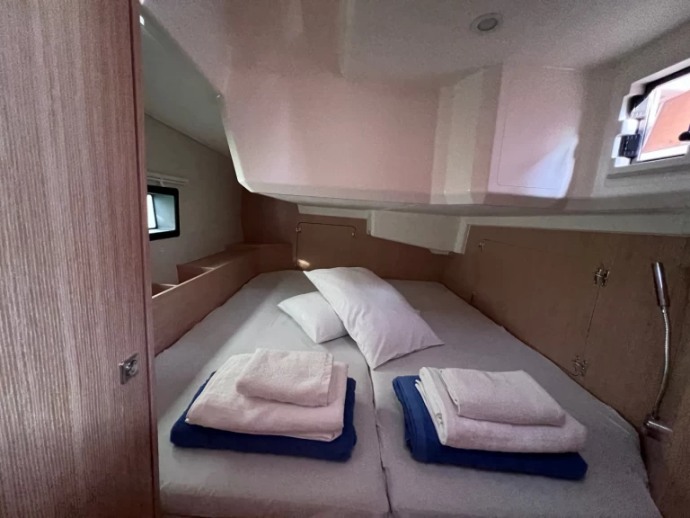 Pronajmout Plachetnice se skipperem či ne Bavaria v Loutraki-Agioi Theodoroi