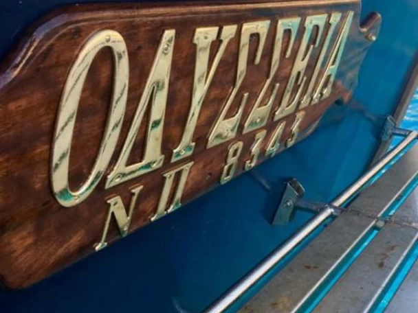 Pronájem Plachetnice Custom Made s licencí