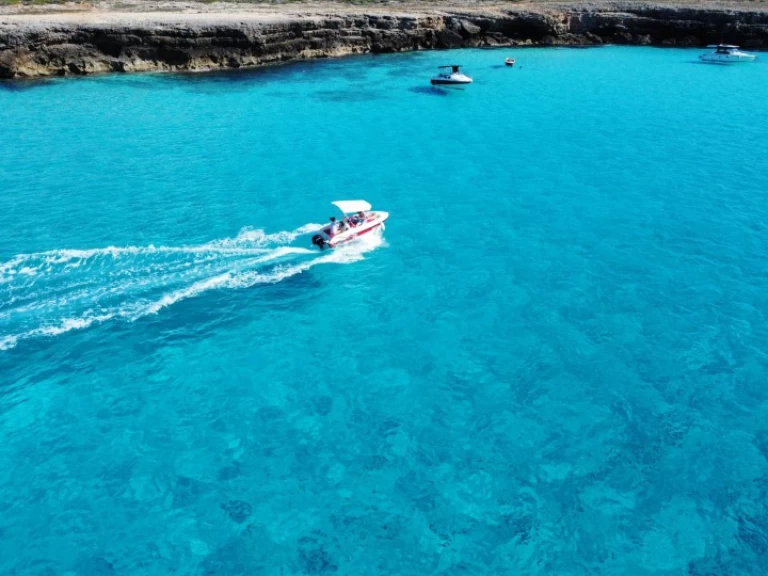 Pronájem Motorová loď Compass s licencí