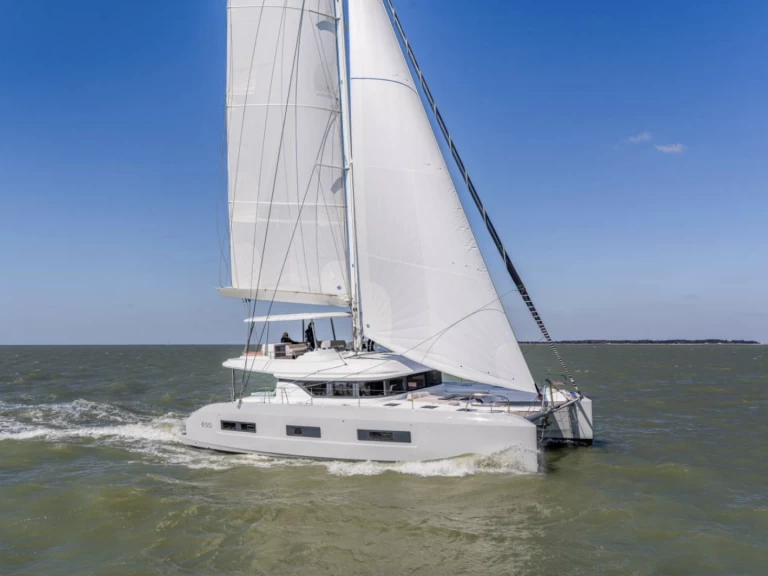 Pronajmout si Lagoon Lagoon 55 v Bonifacio