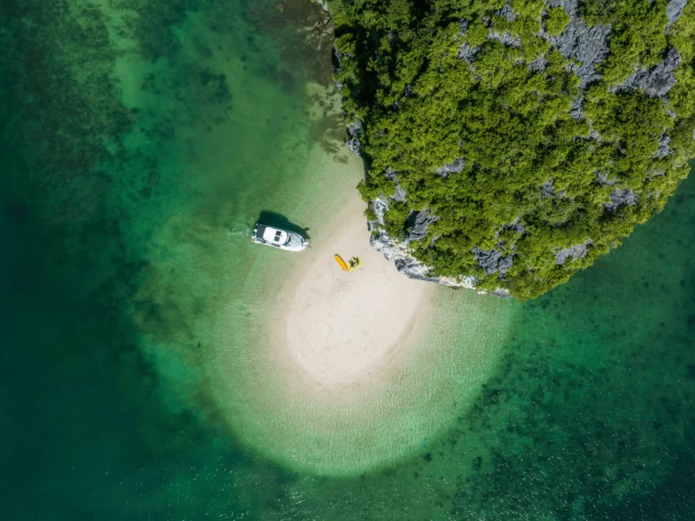 Jeanneau Merry Fisher 895 jednotlivci a charterové společnosti v Hạ Long