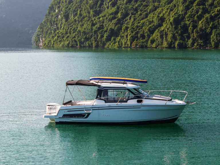 Jeanneau Merry Fisher 795 jednotlivci a charterové společnosti v Hạ Long