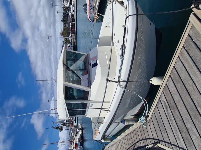 Pronajmout si Ocqueteau Ostrea 700 T-Top v Saint-Gilles les Bains