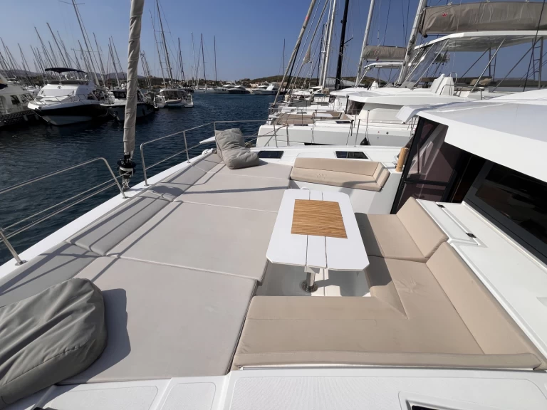 Pronájem lodi Bali Bali 4.6 (owner's version) v Lavrio na Samboatu