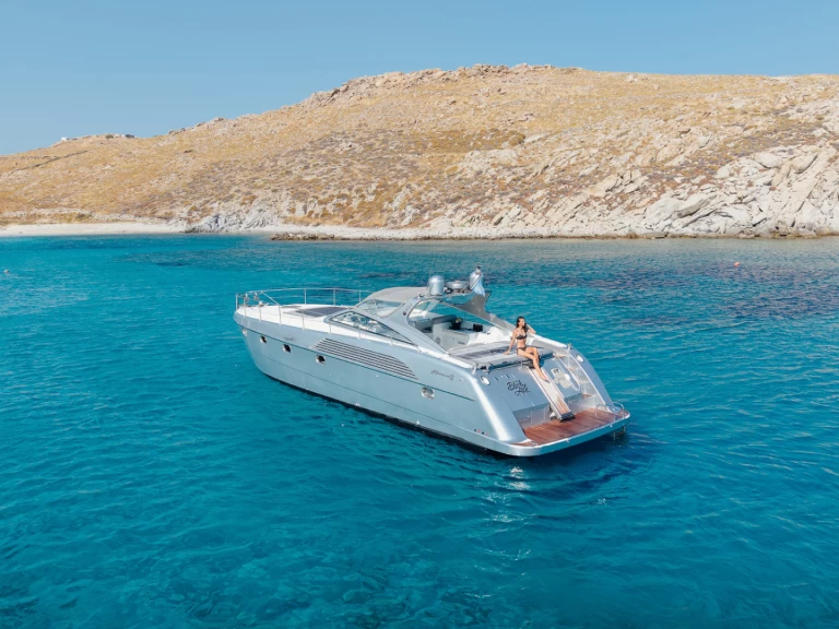 Motorová loď k pronájmu v Atény za nejlepší cenu