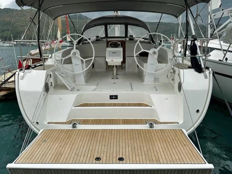 Pronájem Plachetnice Bavaria s licencí