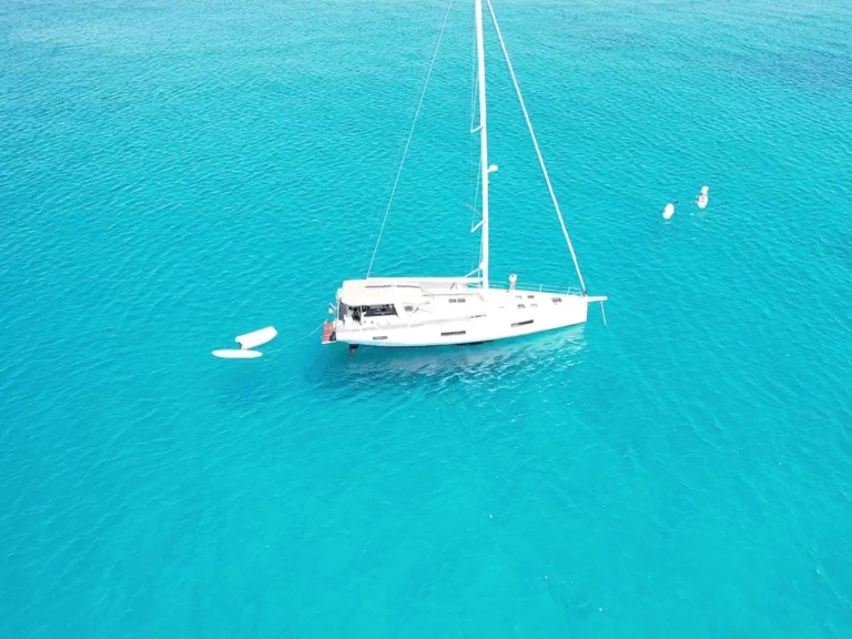 Pronajmout si Bénéteau Oceanis 60 v Hyeres