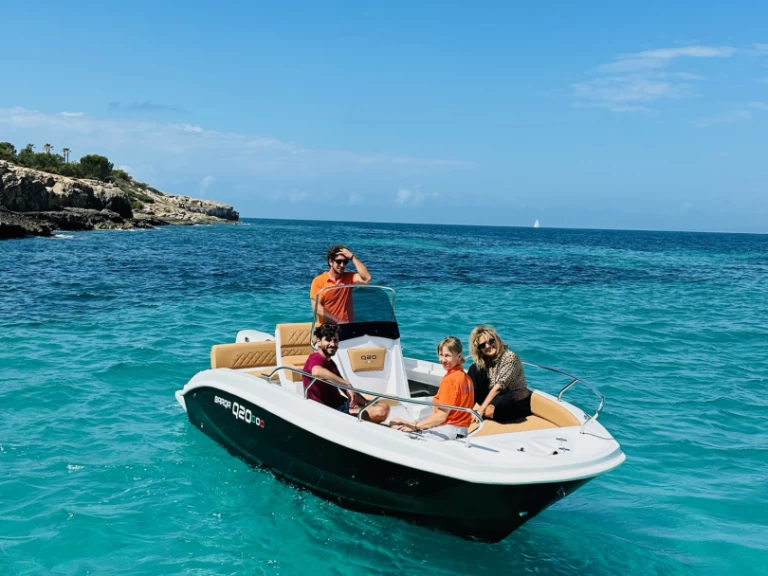 Pronajmout Motorová loď se skipperem či ne Barqa v s'Arenal