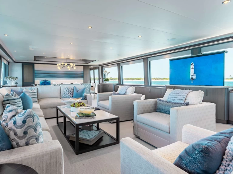 Westport MEMENTO VIVERE jednotlivci a charterové společnosti v Svatý Martin