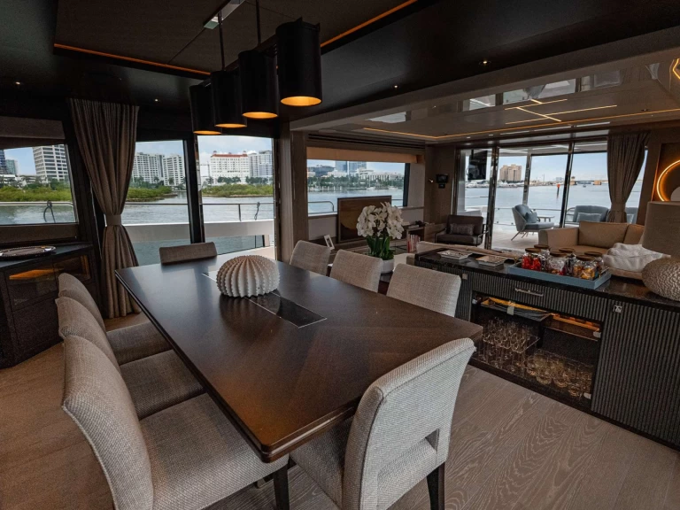 Pronajmout Jachta se skipperem či ne Sunseeker v Bahamy