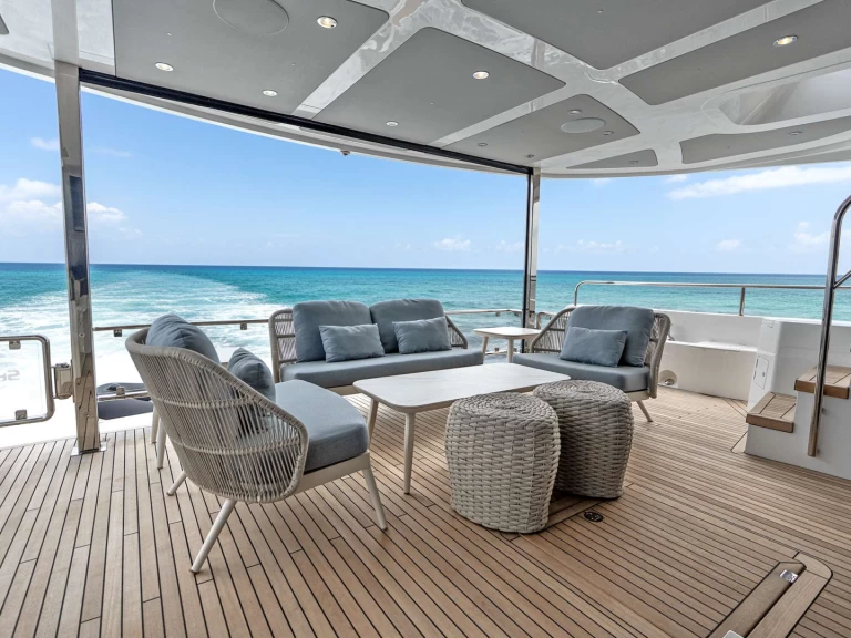 Pronájem Jachta Sunseeker s licencí