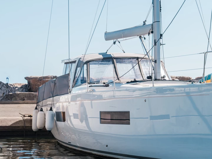 Pronajmout Plachetnice se skipperem či ne Bénéteau v Hyeres