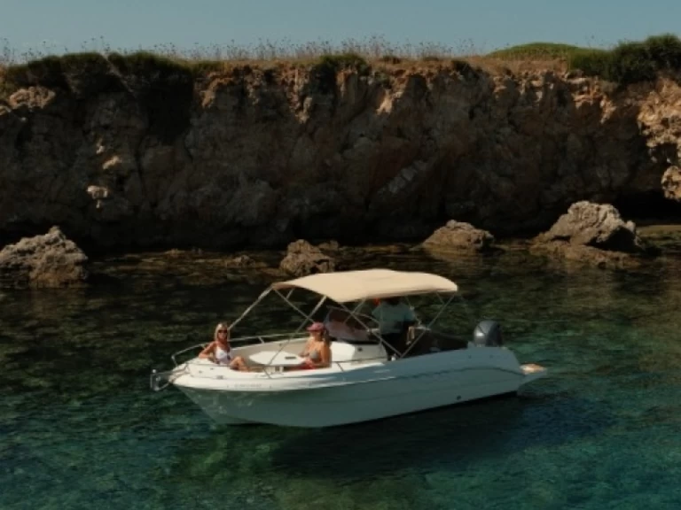 Pacific Craft Pacific Craft 625 Open jednotlivci a charterové společnosti v Port d'Addaia (City)