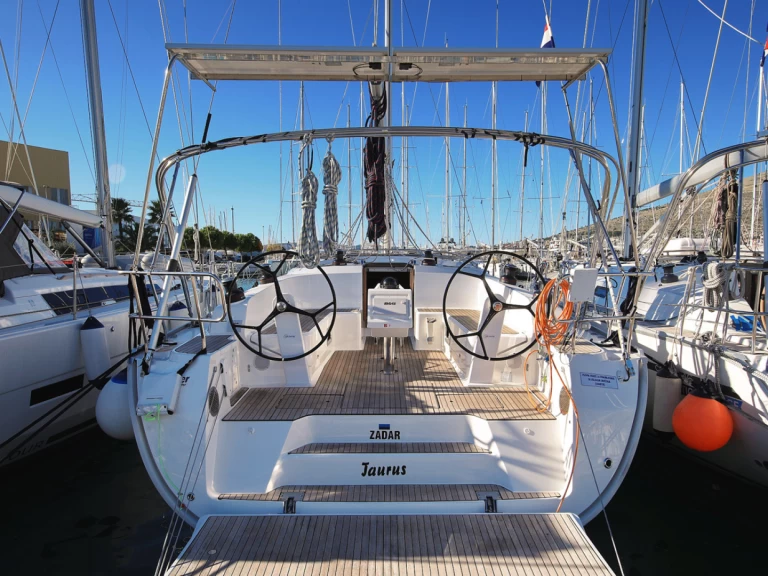 Pronajmout Plachetnice se skipperem či ne Bavaria v Biograd Na Moru