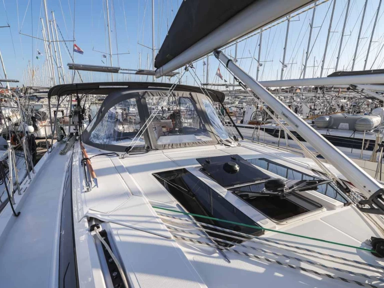 Pronájem Plachetnice v Murter-Kornati -Bavaria Bavaria C46