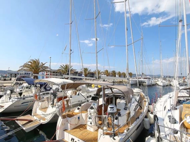 Pronájem Plachetnice v Murter-Kornati -Bavaria Cruiser 33