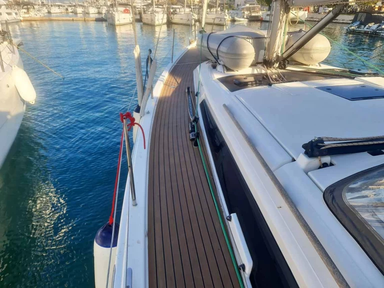 Dufour Dufour 430 jednotlivci a charterové společnosti v Murter-Kornati