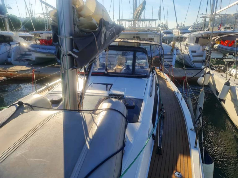 Pronajmout si Dufour Dufour 430 v Murter-Kornati