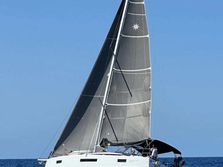 Pronájem lodi Palma de Mallorca lákavé ceny Sun Odyssey 410