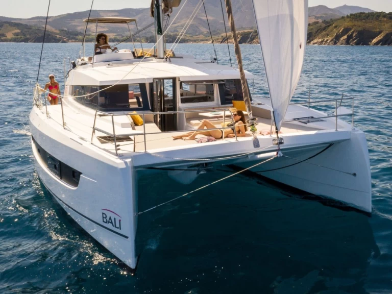 Pronájem lodi Parham Town lákavé ceny Bali 4.2