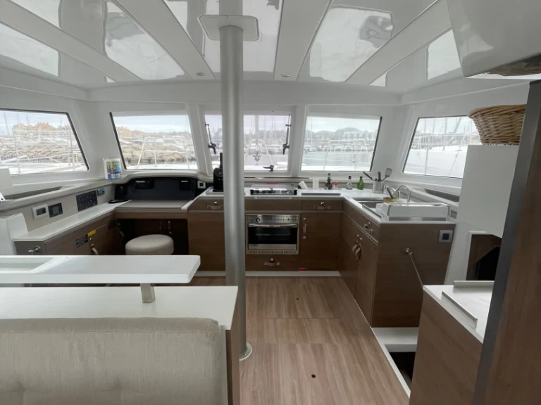 Pronájem Katamarán Bali s licencí