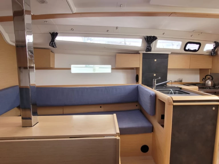 Pronájem Plachetnice Jeanneau s licencí