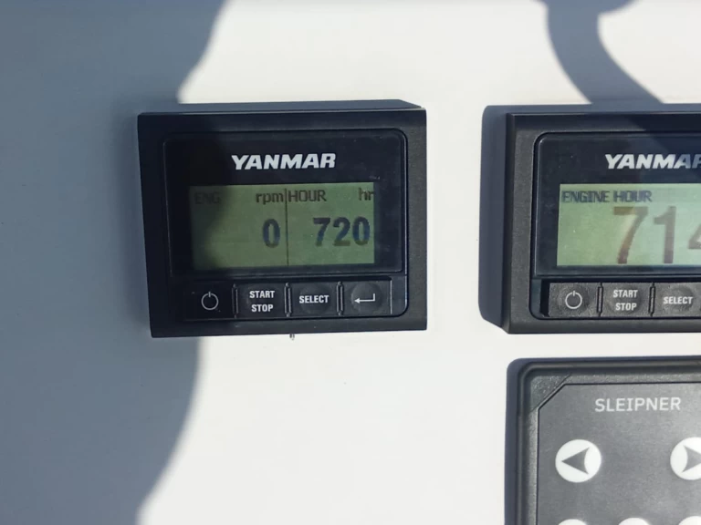 Bali Bali Catspace Voile jednotlivci a charterové společnosti v Hyeres