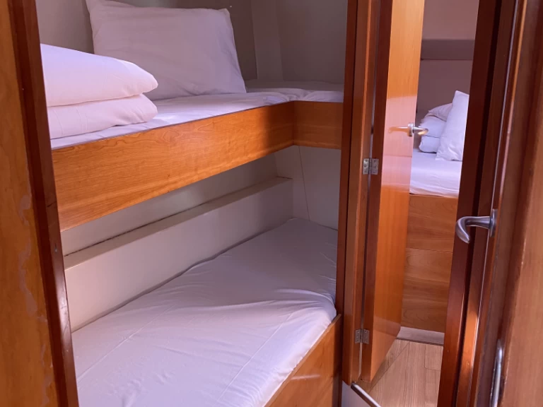 Pronajmout si Hanse Hanse 430e v Pula