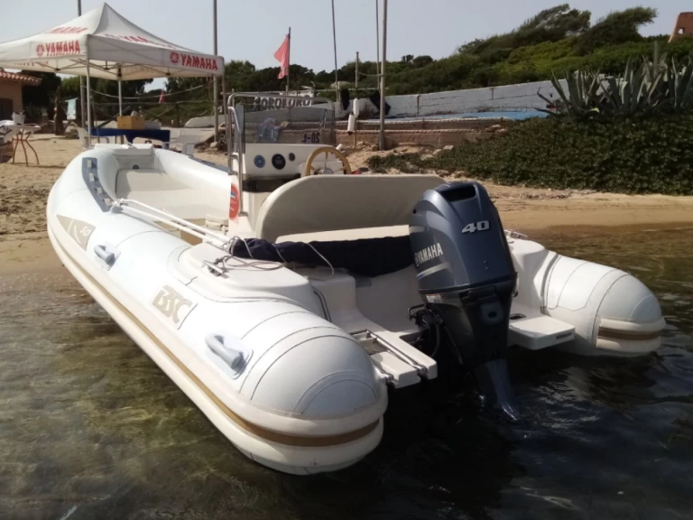 Pronájem Polotuhá loď Bsc s licencí