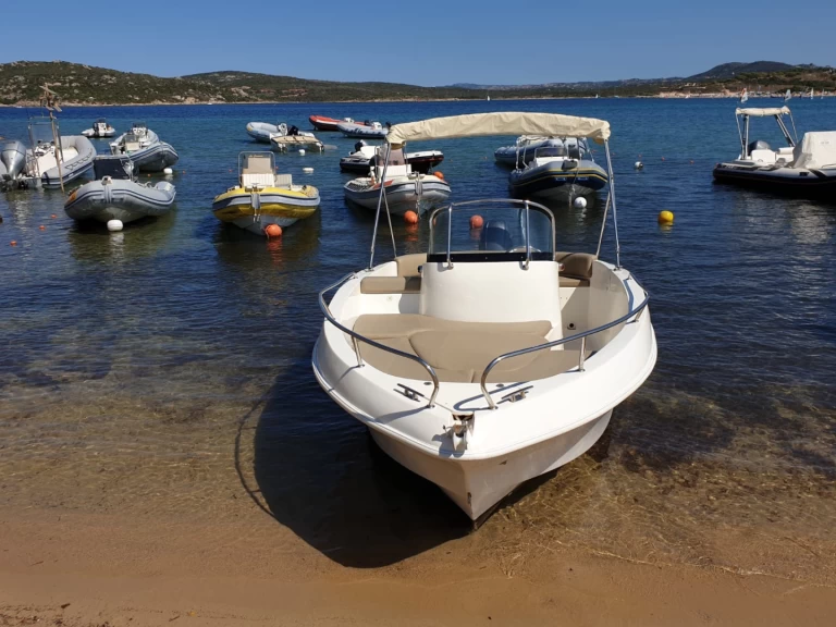 Pronájem jachty v Palau -Kamarina 555 Open na Samboatu