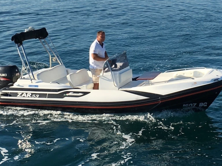 Polotuhá loď k pronájmu v Port de Pollenca za nejlepší cenu