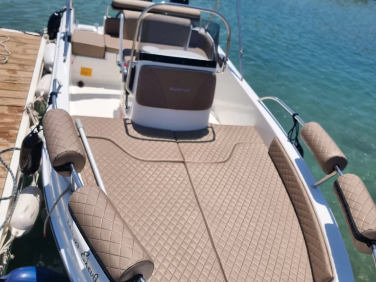 Pronájem jachty v Agios Nikolaos -Karel F17 na Samboatu