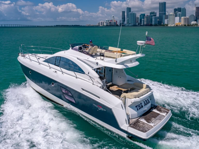 Pronájem Jachta v Miami Beach -Bénéteau 52 GT FLYBRIDGE 