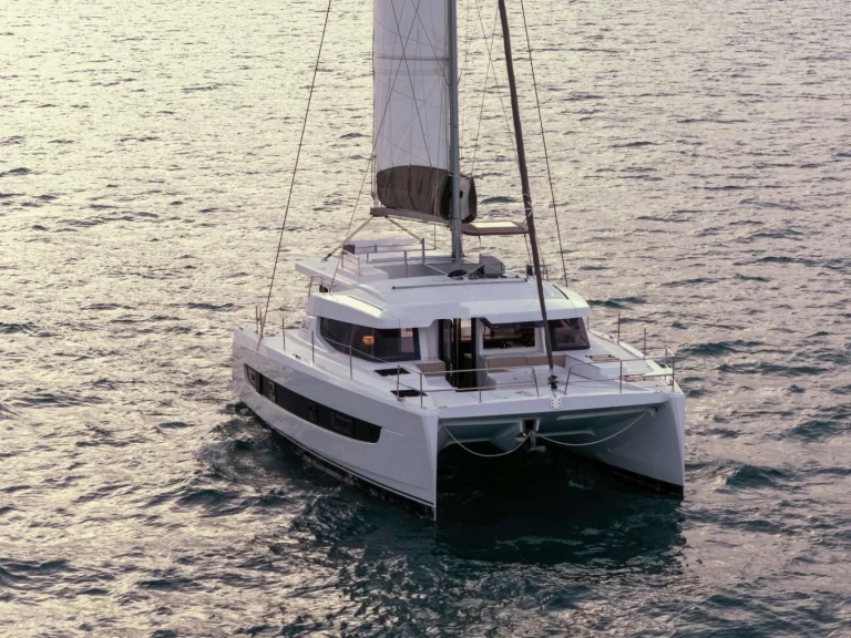 Pronájem lodi Belize lákavé ceny POINT CLEAR