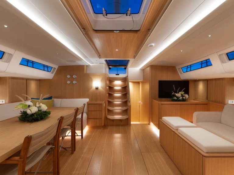 Pronájem Jachta v Antigua a Barbuda  -SWAN OPTIMIST