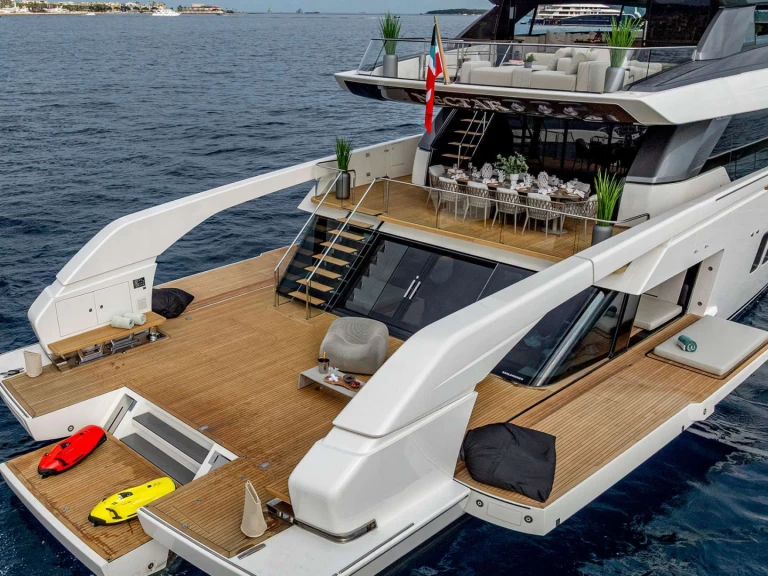 Pronájem lodi Nassau lákavé ceny NECTAR