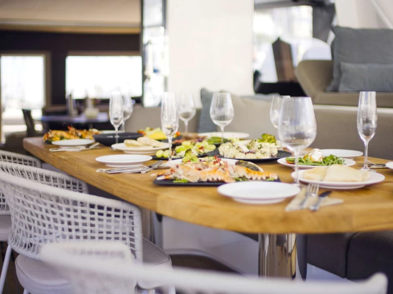 Pronajmout Jachta se skipperem či ne Lagoon v Chorvatsko