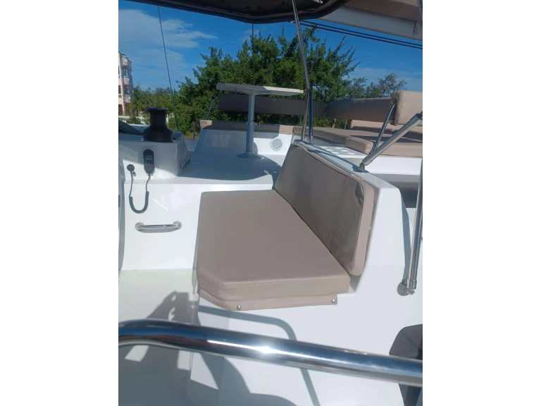 Pronájem lodi Belize lákavé ceny POINT CLEAR