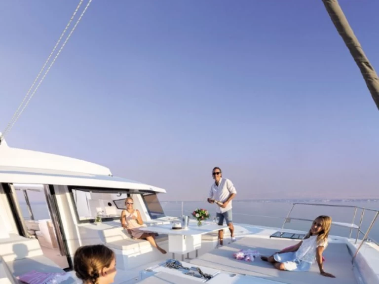 Pronájem lodi Pozzuoli lákavé ceny Bali 5.4