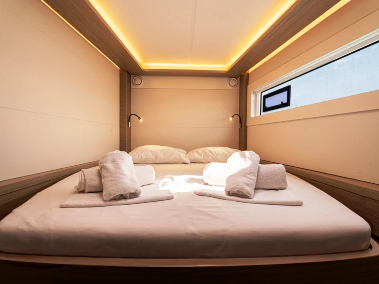 Pronajmout Katamarán se skipperem či ne Lagoon v Rhodos