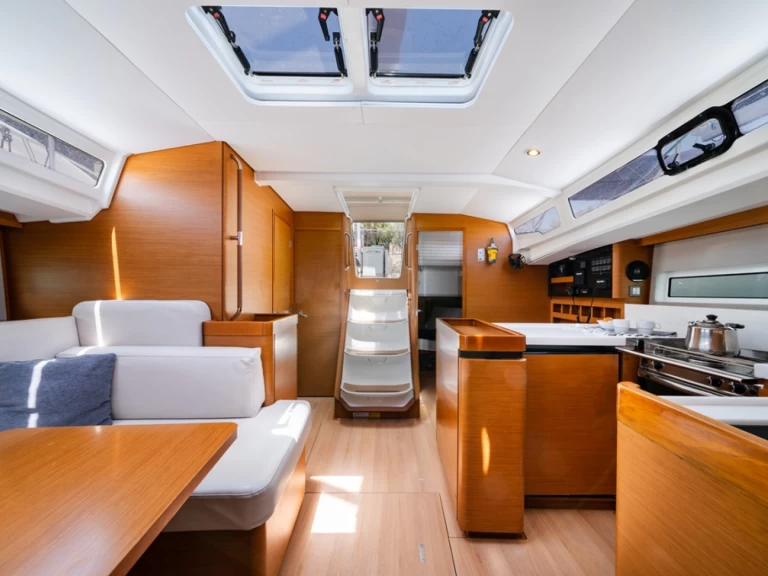 Plachetnice k pronájmu v Lavrio za nejlepší cenu