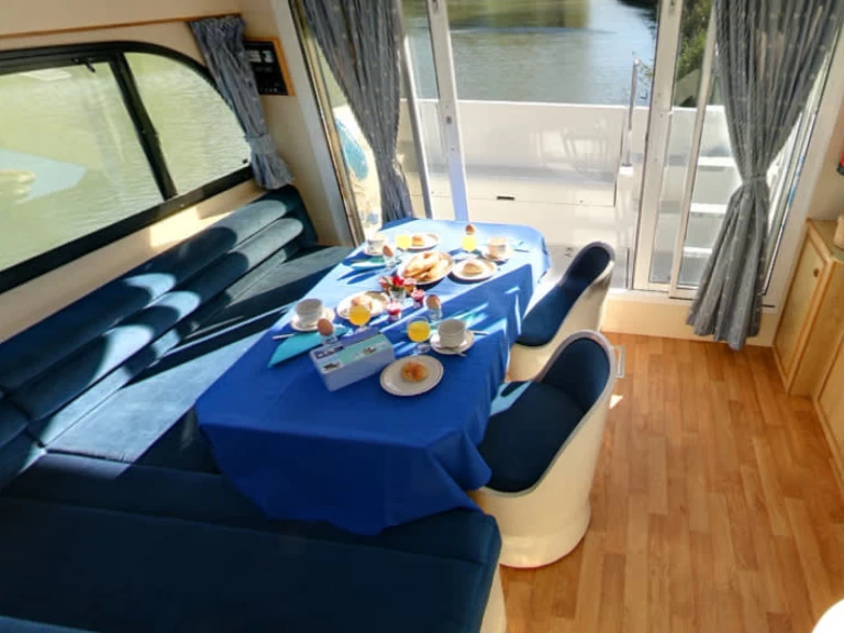 Pronájem lodi Castelnaudary lákavé ceny Caprice