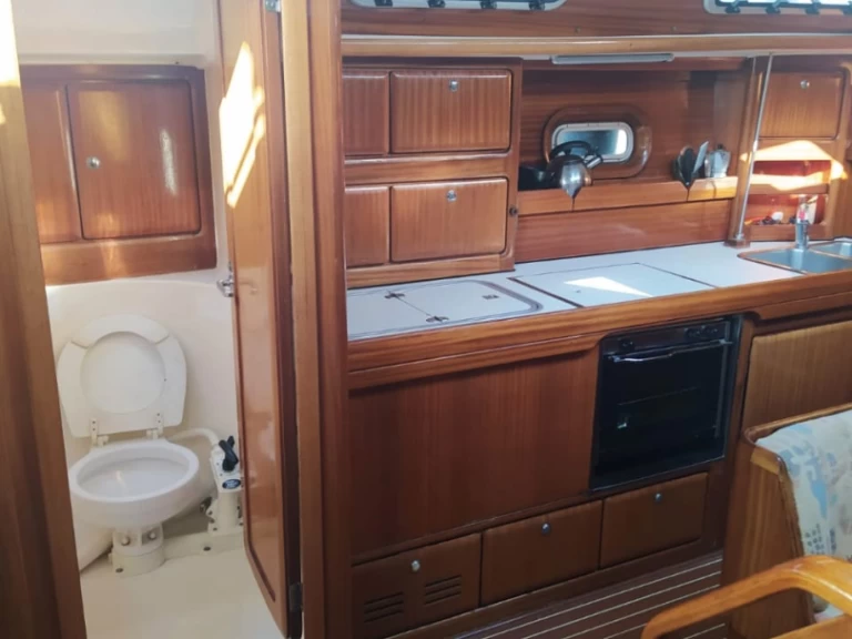 Pronajmout Plachetnice se skipperem či ne Bavaria v Lefkáda